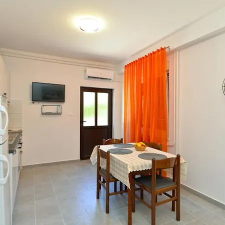 Nedo 2047 Apartment Fazana