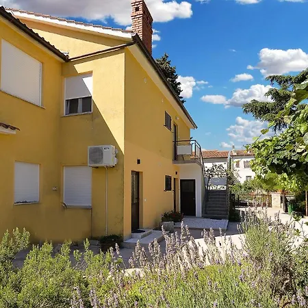 Nedo 2047 Appartement Fažana