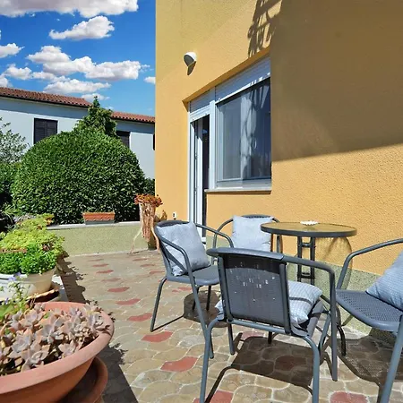 Appartement Nedo 2047 *